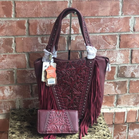 Montana West Trinity Ranch Concealed Carry Tote - Picture 2 of 8